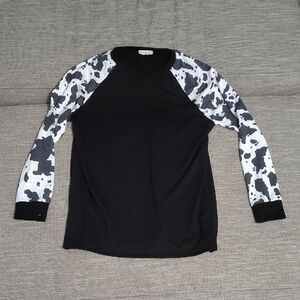 Avery Cream and Black Apparel Label